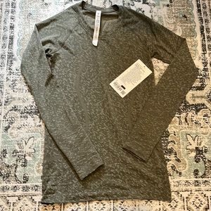 New with Tags Lululemon Swiftly Tech Long Sleeve 2.0 Size 4